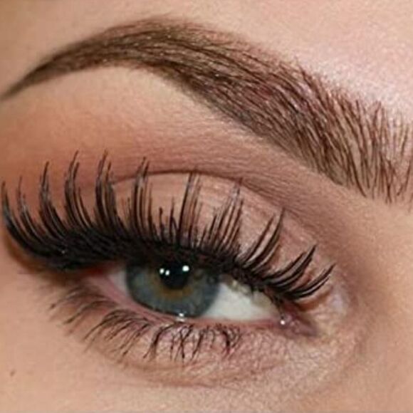 Huda Lashes in Candy No 5 False Strip Lashes - Picture 4 of 8